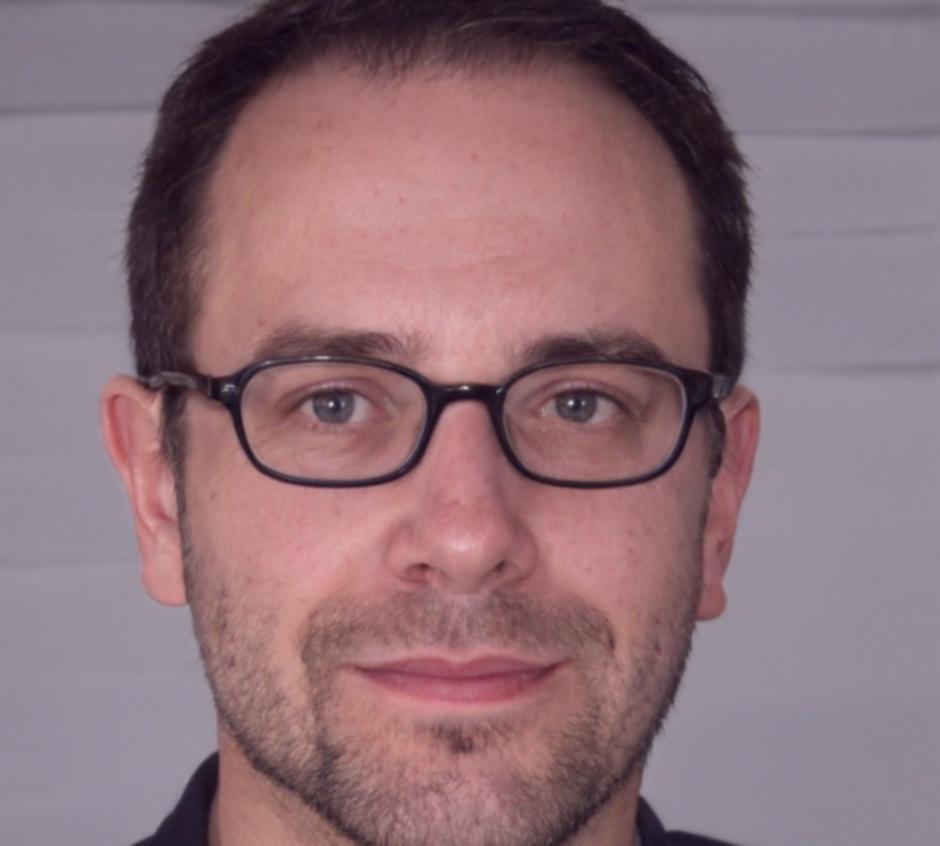 Portrait of Desmond Vaillancourt, Lead Instructor at Taulori